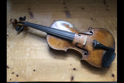 5.5 The violin used as a model
